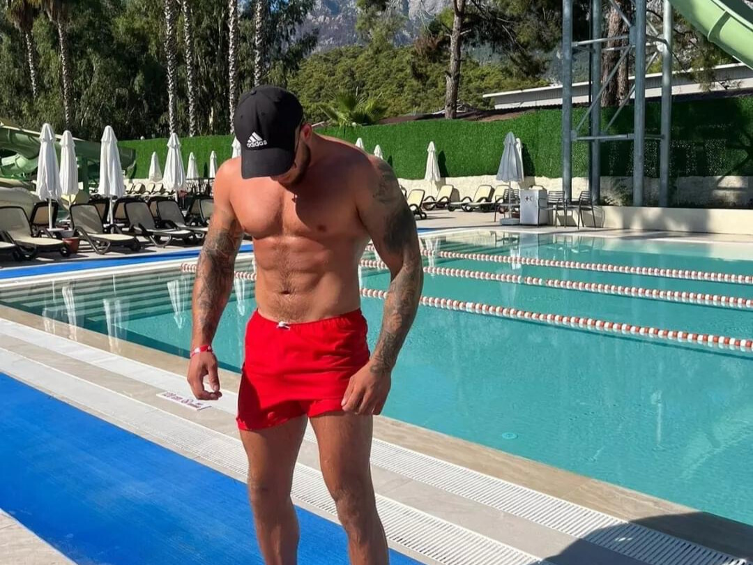 83632193-39cb-4460-aeff-9b6441885b7a